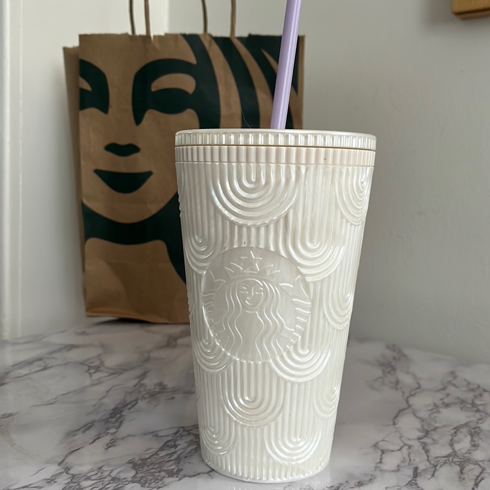 🧜🏽‍♀️Starbucks Tumbler White Pearl Siren Mermaid Scale grande Cup NWT